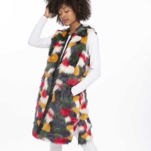 SOLD OUT STATEMENT "FAUX FUR" VEST - Picture 3 of 4